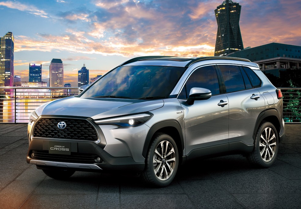 O Corolla Cross será o primeiro SUV híbrido pleno a brigar diretamente com o Compass — Foto: Divulgação