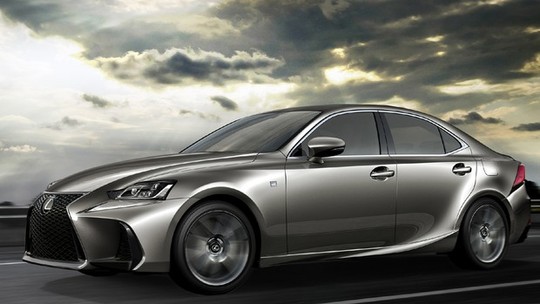 Lexus revela facelift do IS no Salão de Pequim