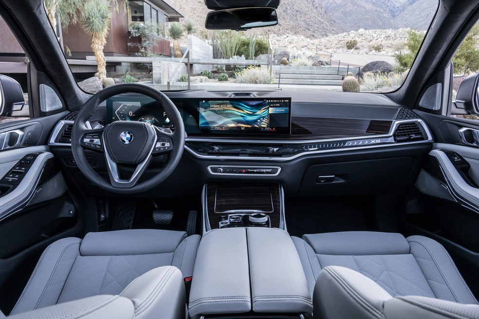Interior dos SUVs foi inspirado no BMW iX — Foto: Divulgação
