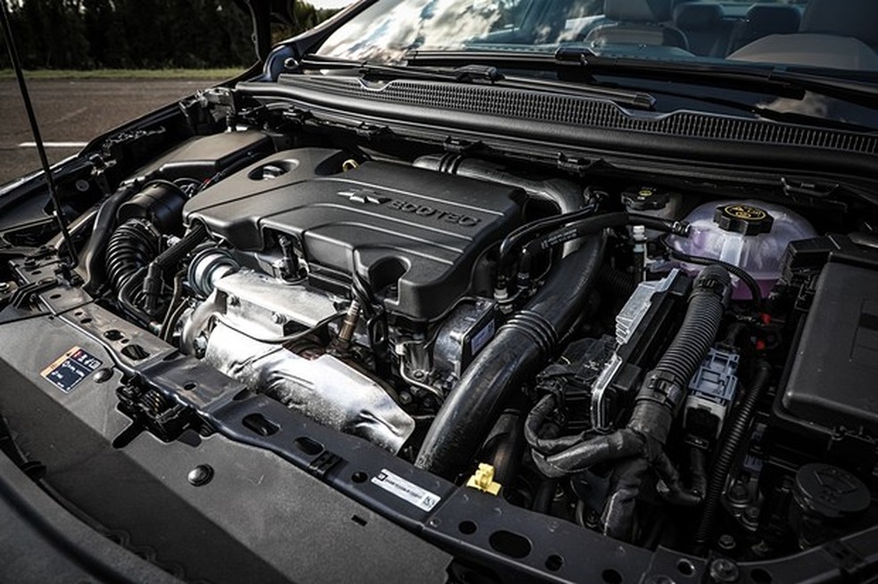 Motor 1.4 turbo deve borboletas e modo Sport (Foto: Rafael Munhoz/Auto News Brasil) — Foto: Auto Esporte