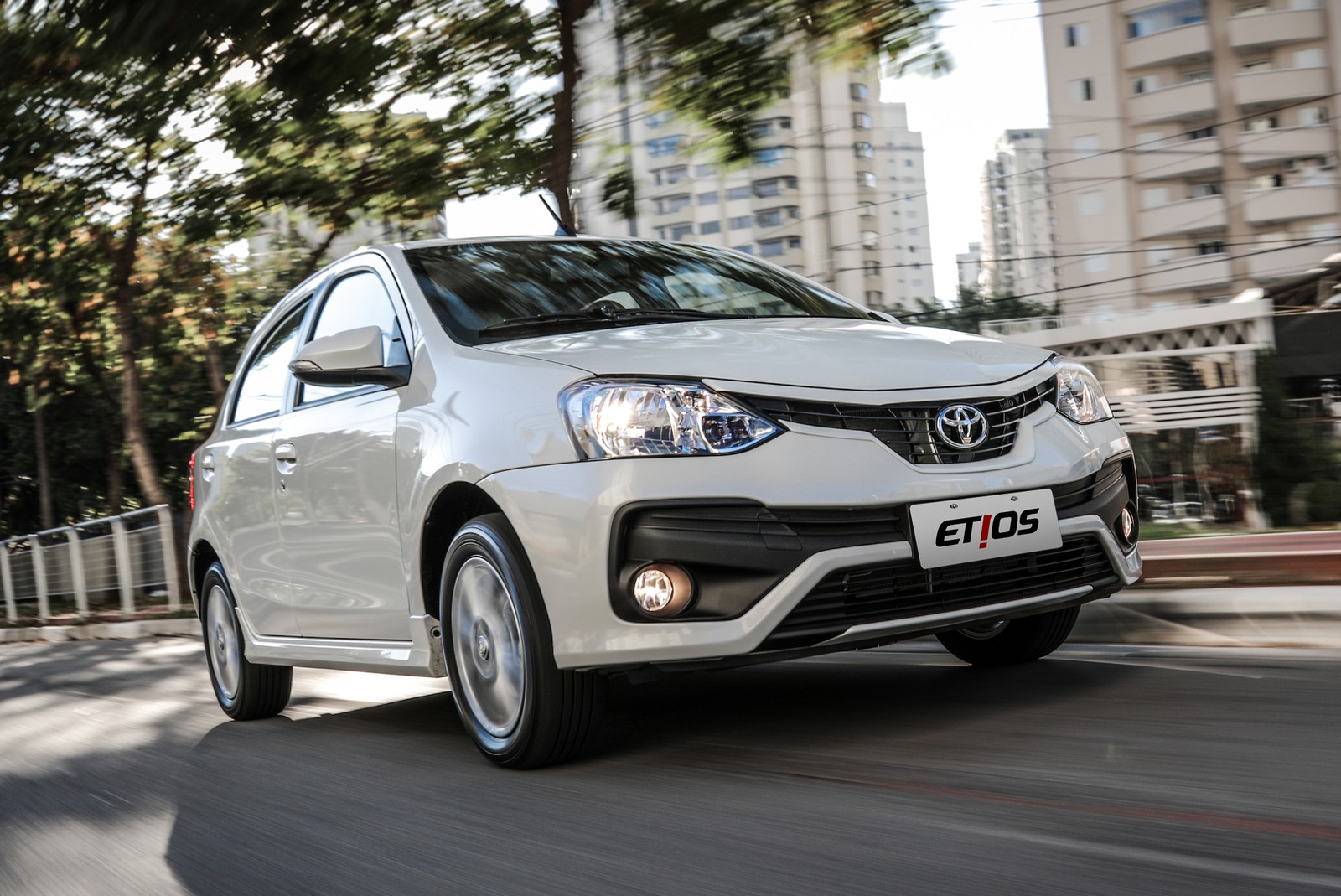 12. Toyota Etios hatch – 4.055