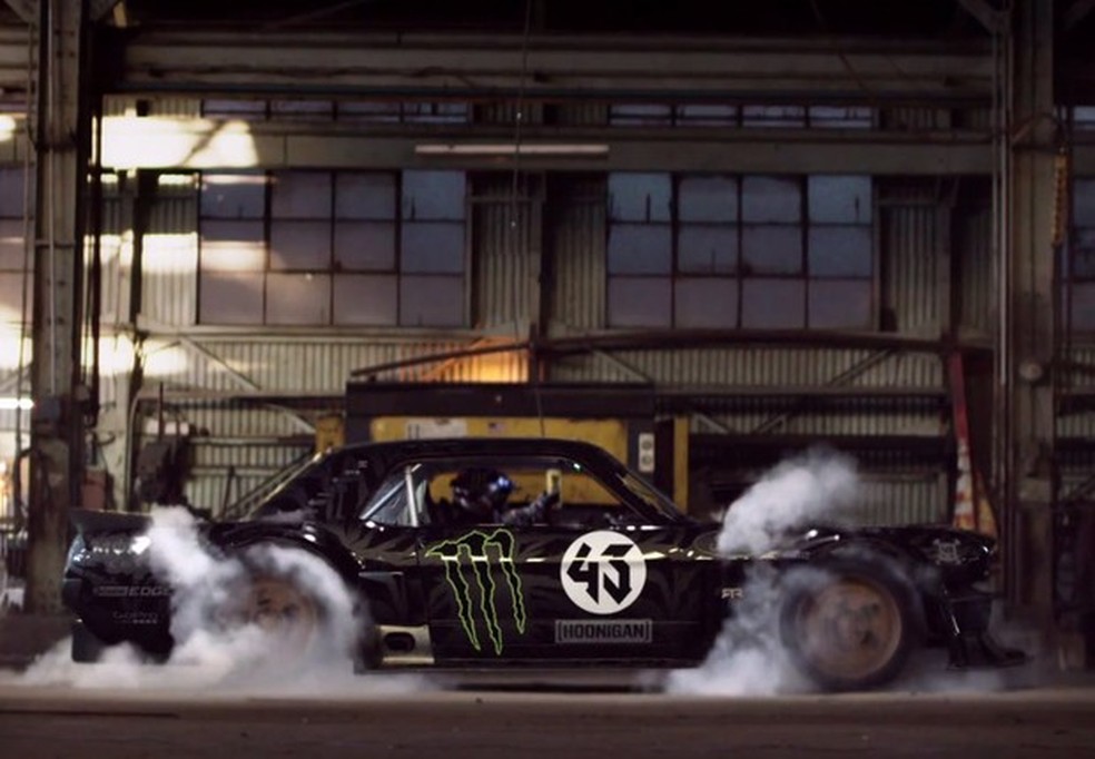 Ford Mustang 65 fritando pneus em Gymkhana 7 (Foto: Divulgação) — Foto: Auto Esporte