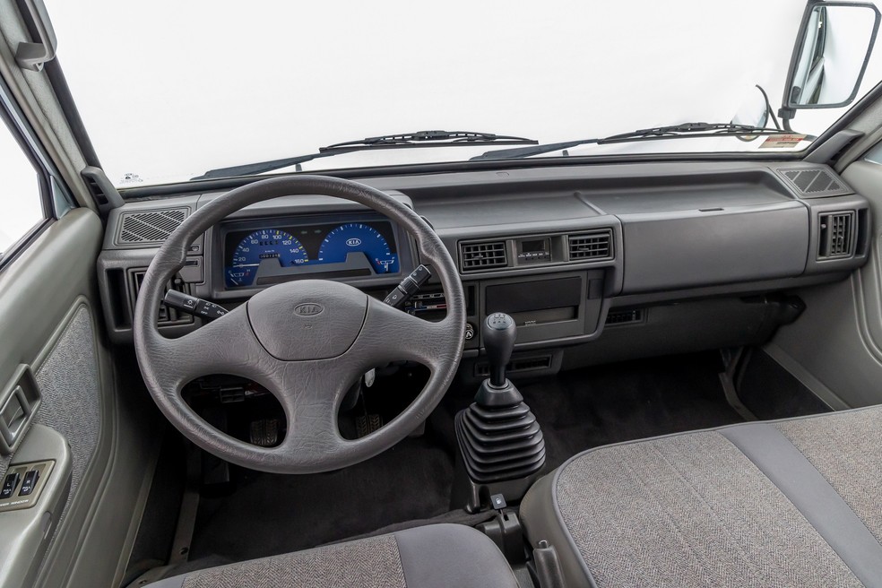 Painel era muito mais moderno que o da Volkswagen Kombi — Foto: Renato Durães/Auto News Brasil