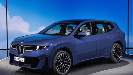 Novo BMW iX3 é 'carro com cérebro' que carrega 400 km em 10 minutos