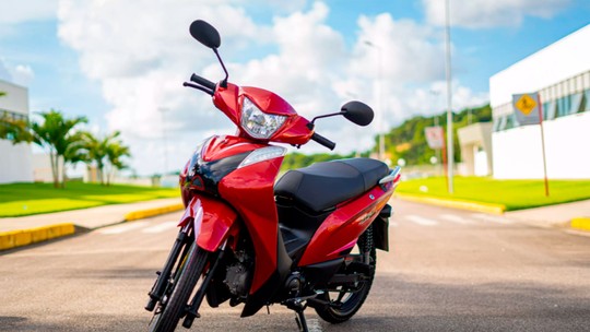 Veja motos que não precisam de CNH para serem pilotadas
