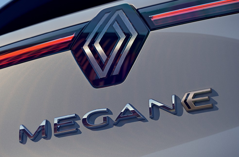 O Megane é o primeiro a receber o novo logotipo — Foto: Divulgação