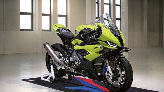 BMW M 1000 RR 50 Years é edição comemorativa que passa de 300 km/h BMW M 1000 RR 50 Years é edição comemorativa que passa de 300 km/h
