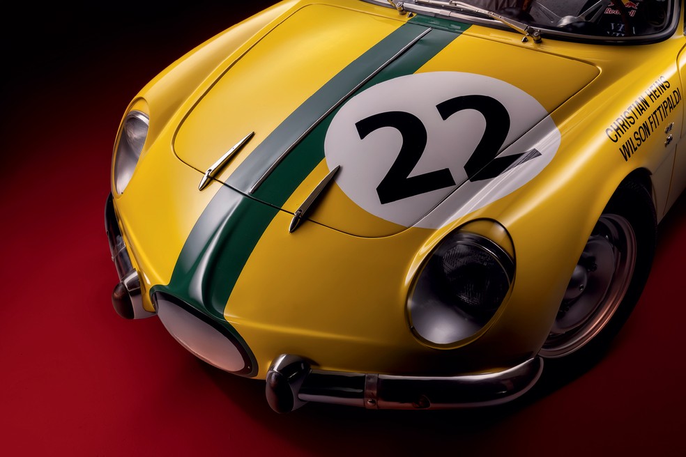 Willys Interlagos é estrela da revista Auto News Brasil pela segunda vez para comemorar os 60 anos da publicação — Foto: Leo Sposito/Auto News Brasil