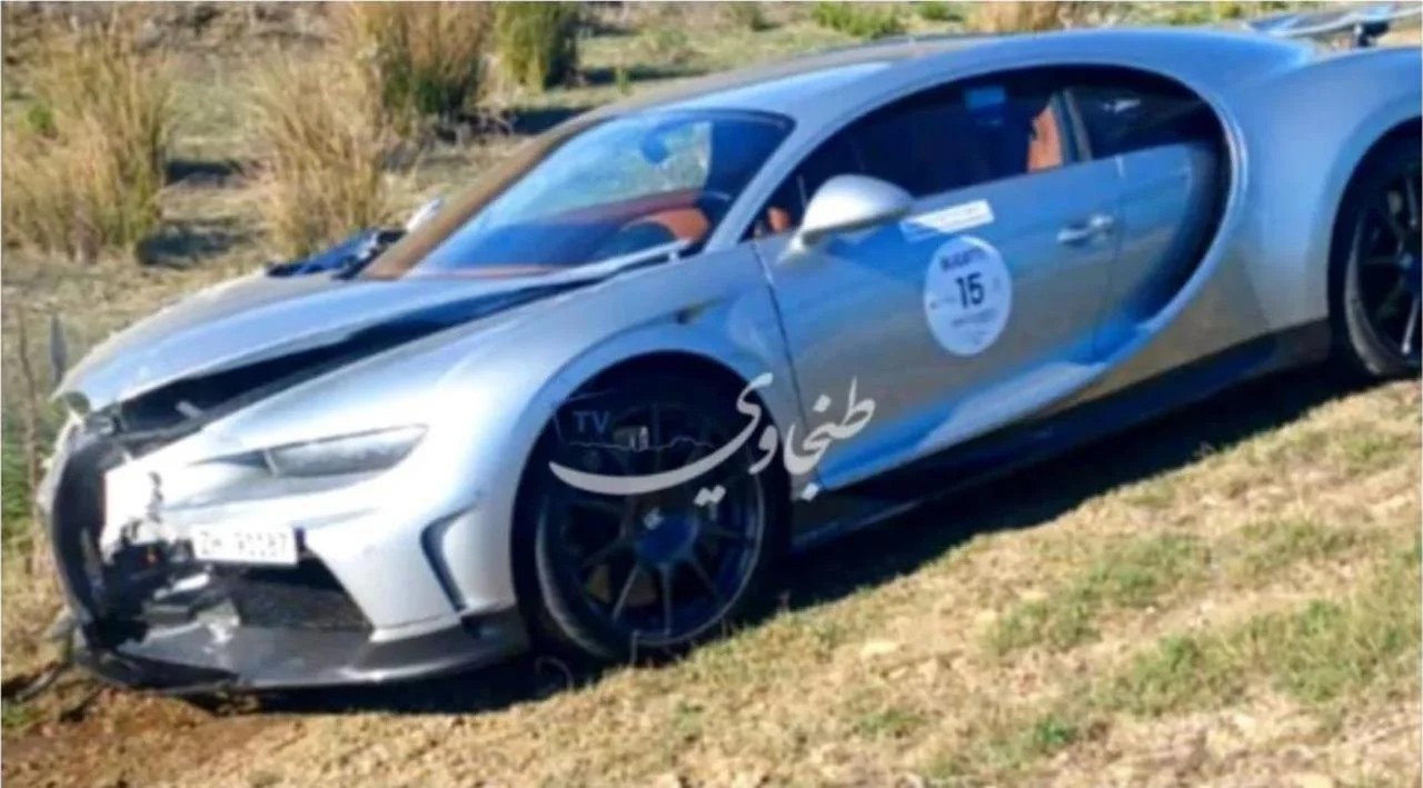 Barbeiragem? Dois Bugatti Chiron que somam R$ 50 milhões batem; assista