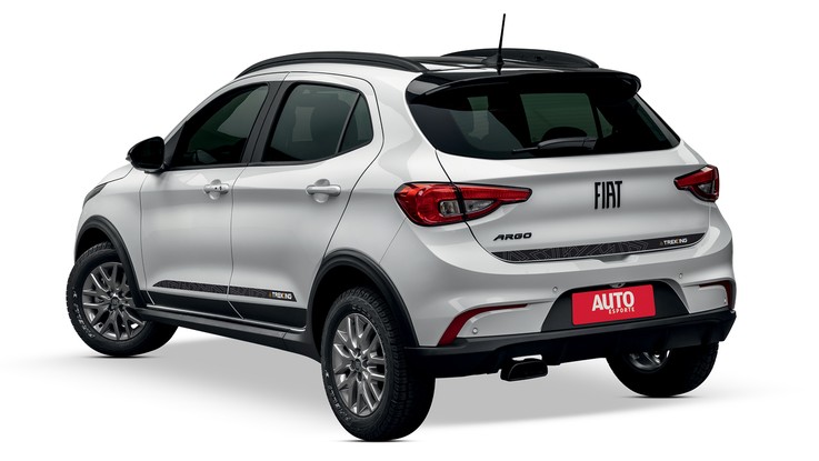 Fiat Argo Trekking 1.3 - O escapamento tem ponteira estilizada, mas fica mal integrado ao design traseiro. Fazem falta itens esperados para a classe, em especial airbags do tipo cortina e laterais dianteiros