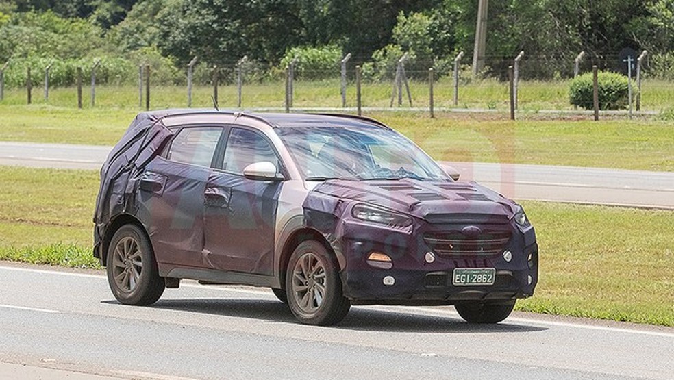 Novo Hyundai ix35 flagrado em testes em SP (Foto: Auto News Brasil) — Foto: Auto Esporte