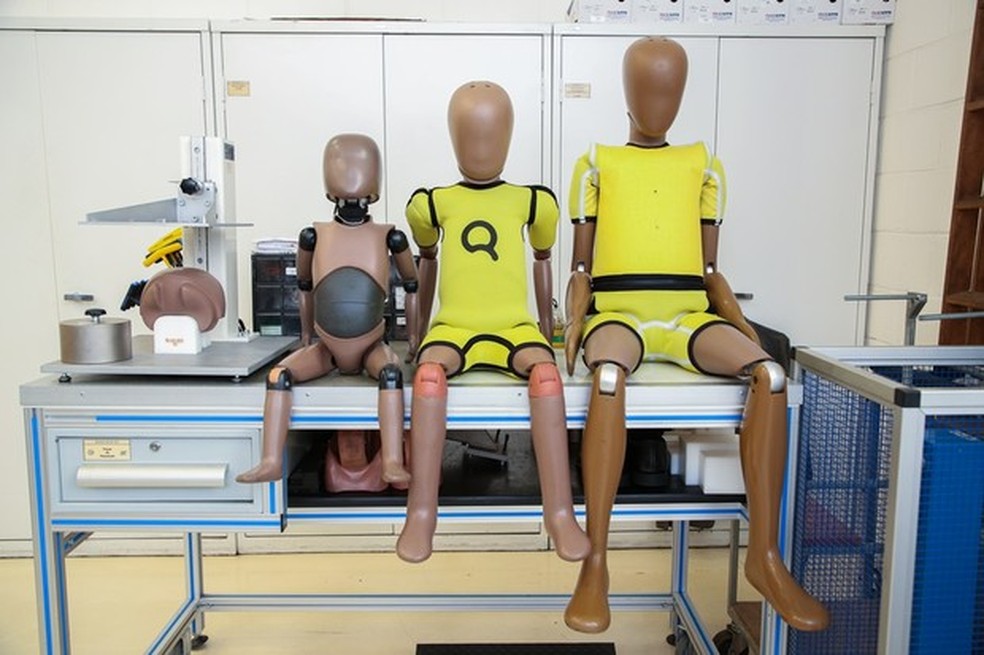 Dummies representando crianças de 1 ano e meio, 6 e 10 anos (Foto: Divulgação) — Foto: Auto Esporte