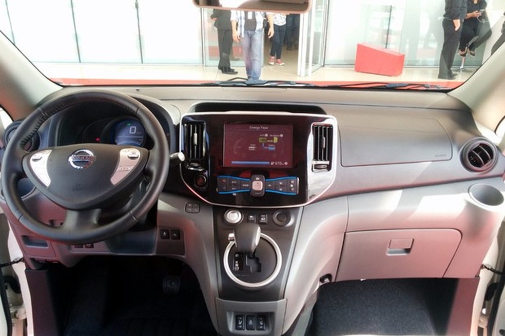 Interior da minivan e-NV200 E-Bio-Fuel-Cell (Foto: Alexandre Izo/Auto News Brasil) — Foto: Auto Esporte
