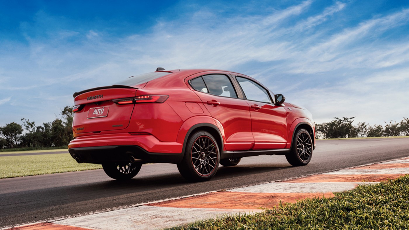 Teste: Fiat Fastback Abarth é nervoso como todo escorpiano