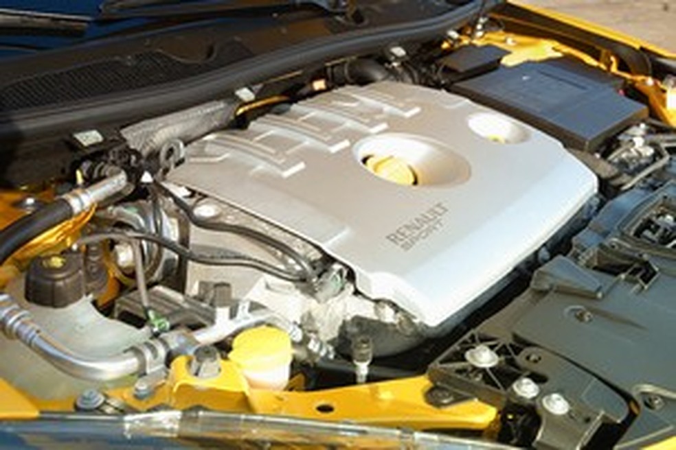 Debaixo do capô, motor 2.0 turbo de 265 cv — Foto: Auto Esporte