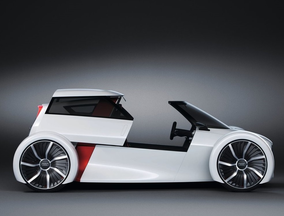 Audi Urban Concept tinha a abertura por cima em uma peça única conhecida como dossel — Foto: Divulgação