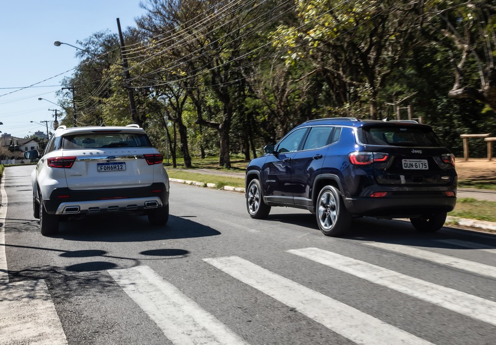 Motor turbo dá mais facilidade nas acelerações do Ford — Foto: Celso Tavares/G1