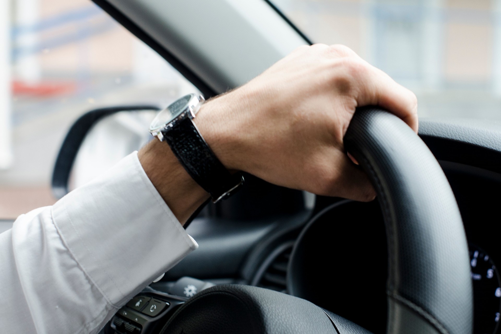 Veja 4 volantes para deixar o interior do carro mais bonito