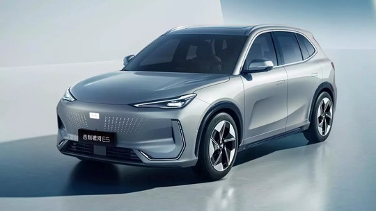 Geely retorna ao Brasil com SUV elétrico e avisa: 'queremos encarar a BYD'