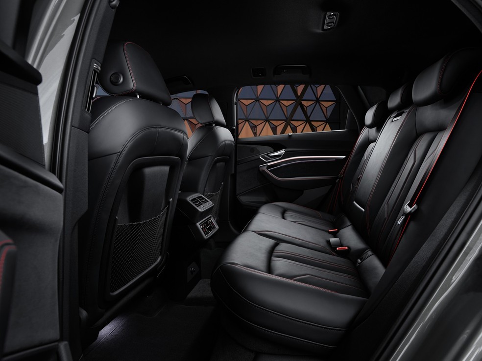 Versões SUV e Sportback mantiveram as medidas, com bons 2,93 m de entre-eixos — Foto: Divulgação