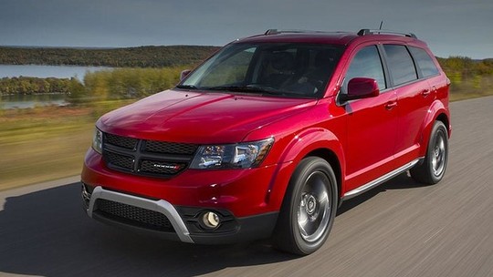 Dodge Journey ganha versão Crossroad