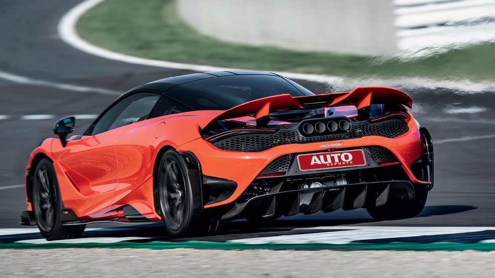 McLaren 765 LT consegue ir de 0 a 200 km/h em meros 7 segundos — Foto: Divulgação