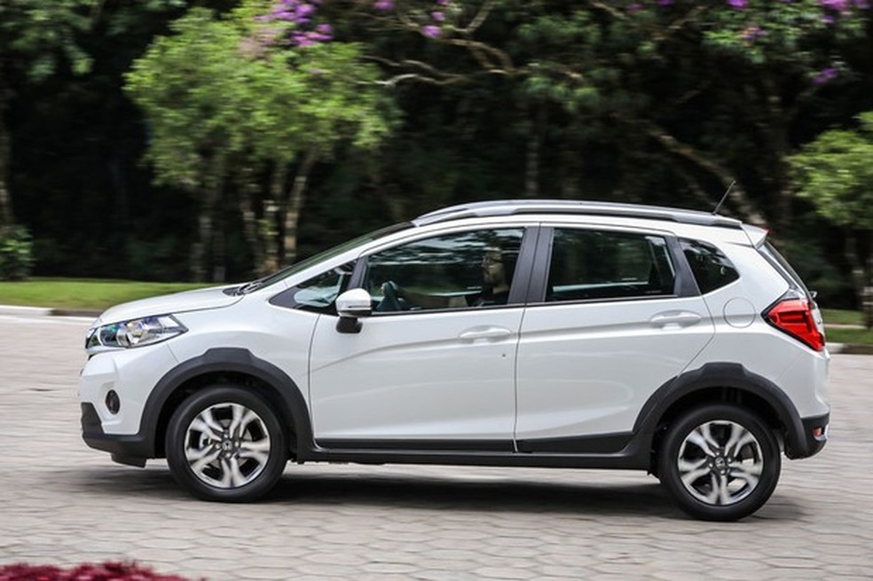 O rodar do WR-V sobre pisos irregulares é um dos mais confortáveis da Honda (Foto: Caio Matos/Divulgação) — Foto: Auto Esporte