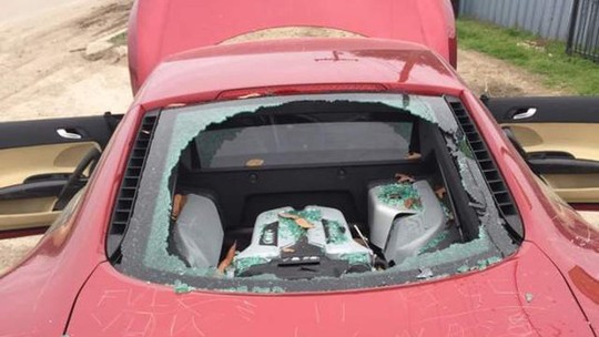 Dia de fúria: Audi R8 é destruído por mulher traída