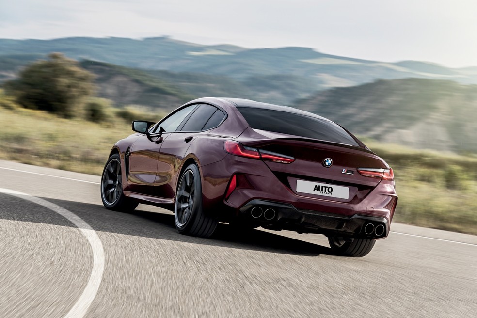 BMW M8: O visual também é responsável pelo sucesso do carro; destaque para as quatro saídas de escape — Foto: Divulgação