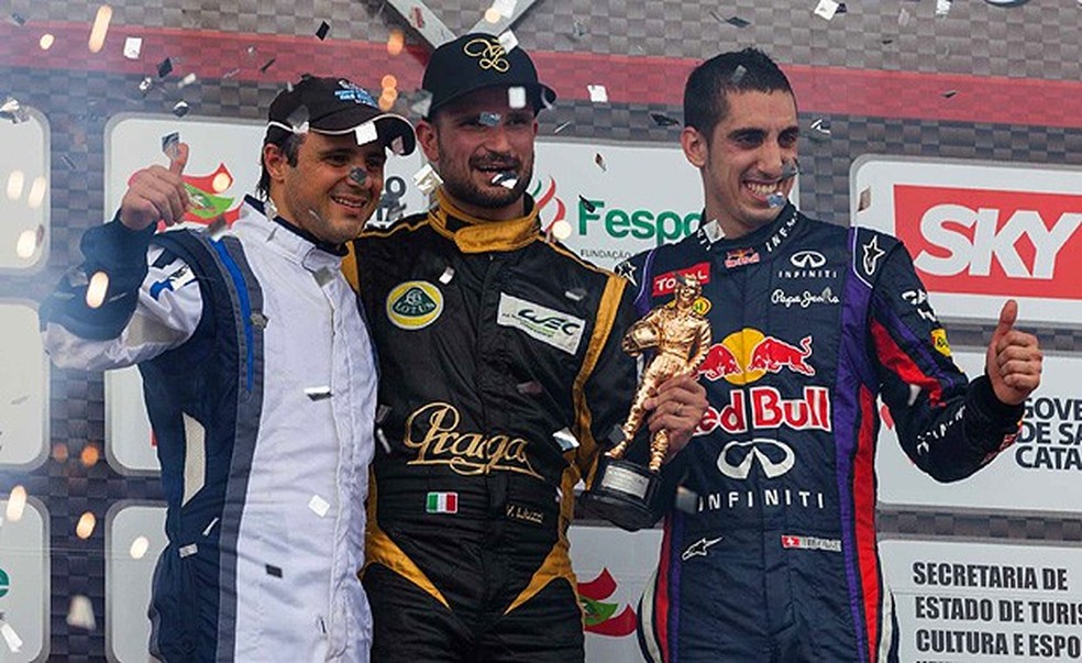 Felipe Massa, Vitantonio Luizzi e Sebastien Buemi no pódio do Desafio Internacional das Estrelas (Foto: Fred Chalub/Auto News Brasil) — Foto: Auto Esporte