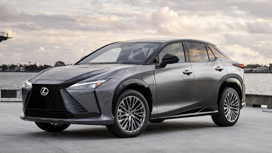 Toyota terá primeiro carro elétrico no Brasil com a Lexus; saiba quando