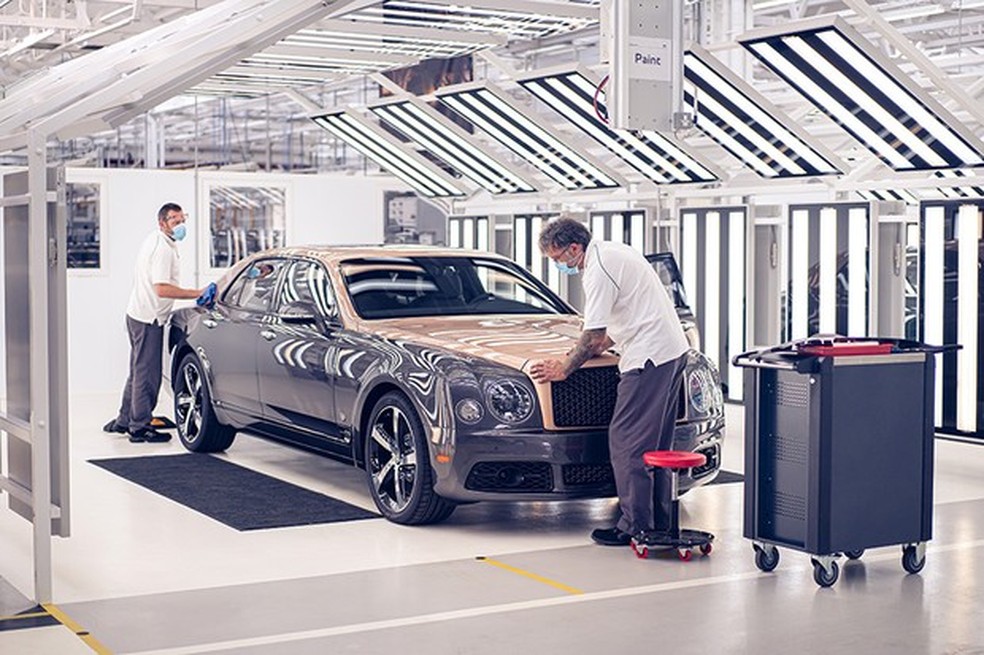 O carro de luxo teve o acabamento feito a mão por toda equipe de montagem  (Foto: Divulgação) — Foto: Auto Esporte