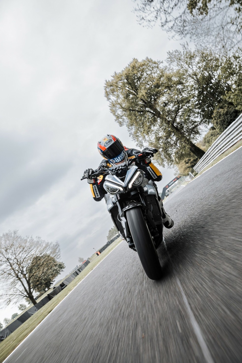 Triumph TE-1 faz de 0 a 100 km/h em menos de 4 segundos — Foto: Divulgação