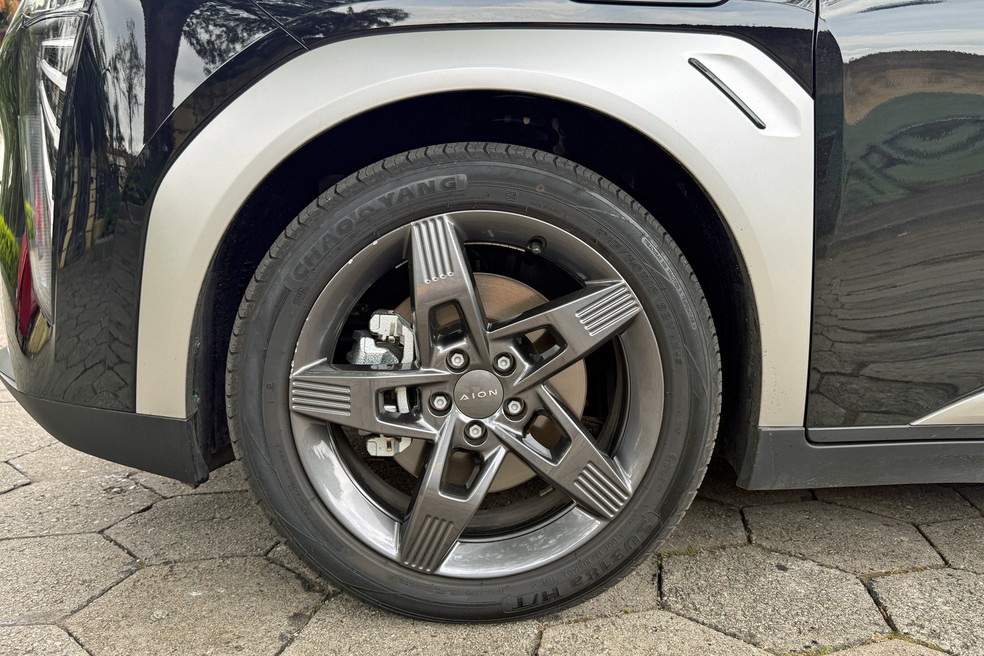 GAC Aion Y traz rodas de 18 polegadas — Foto: André Paixão/Auto News Brasil