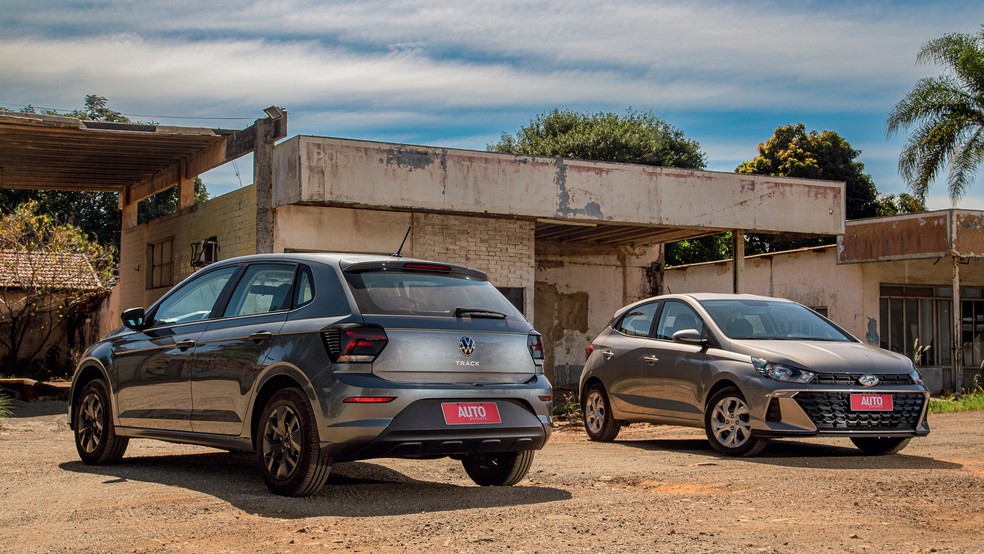 Volkswagen Polo Track e Hyundai HB20 são boas opções e não custam muito mais do que Kwid e Mobi — Foto: Renato Durães