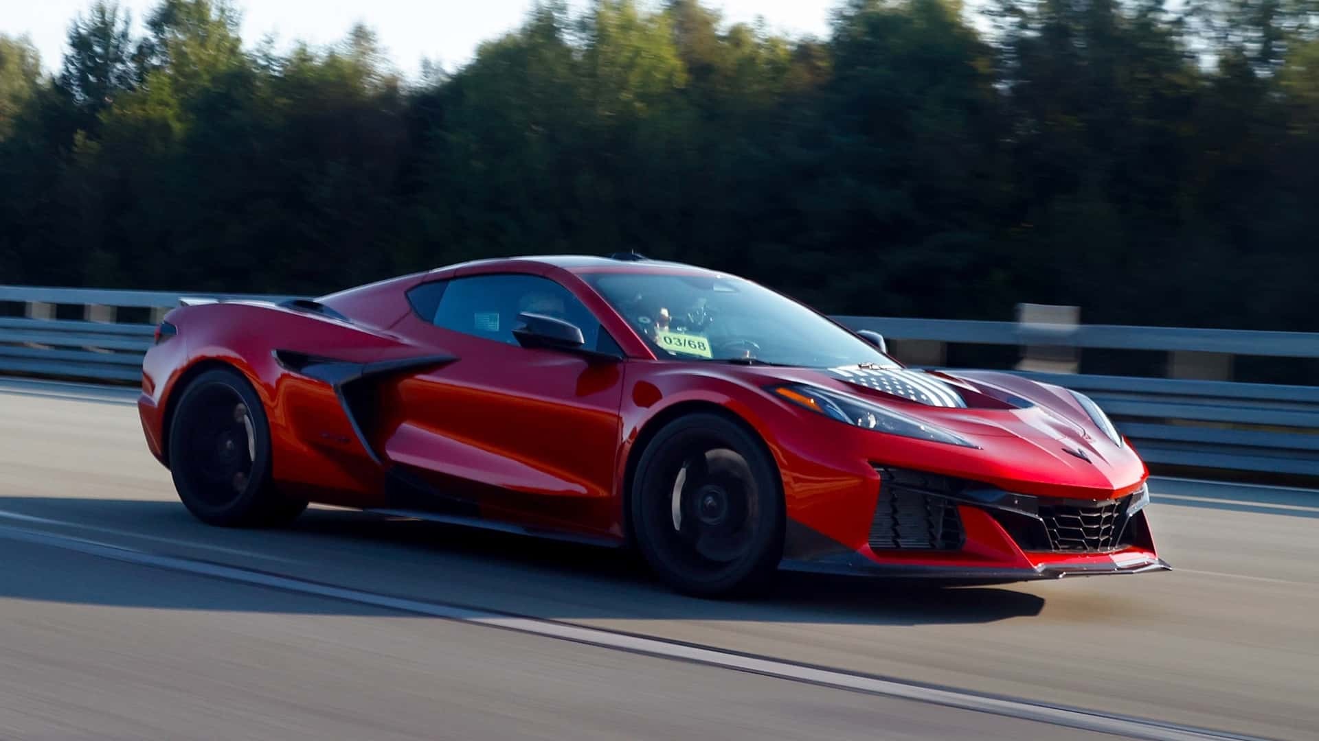 Chevrolet Corvette ZR1 de 1.064 cv é o carro mais rápido da história da GM