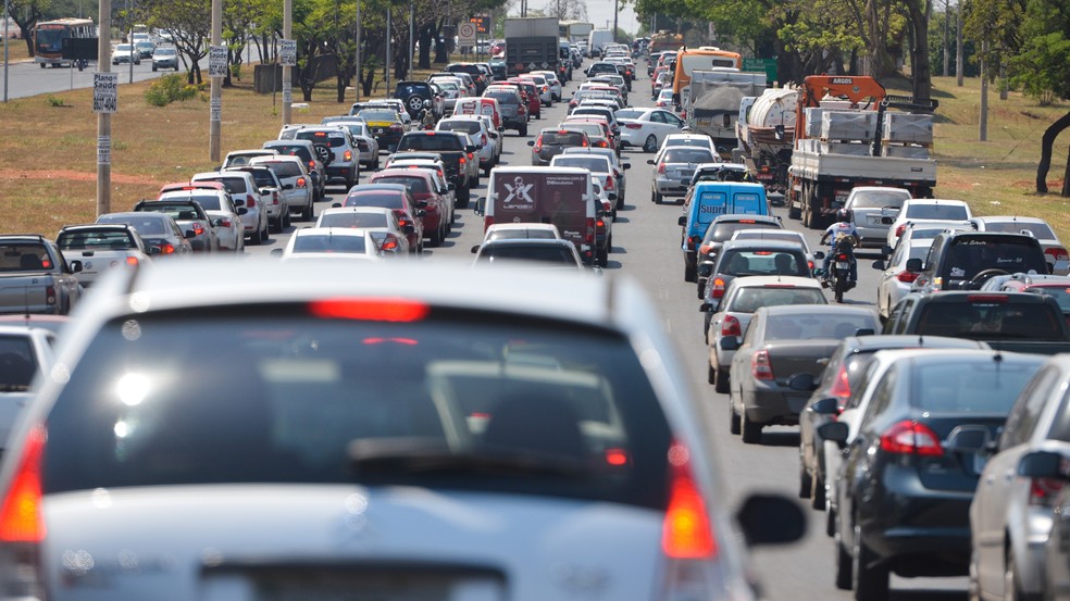 Com nova lei, validade da CNH varia de três a dez anos, dependendo da idade do condutor — Foto: Agência Brasil/EBC
