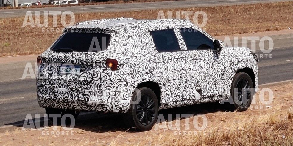 Honda WR-V tem traseira com lanterna inteiriça — Foto: Ragner Medeiros/Auto News Brasil