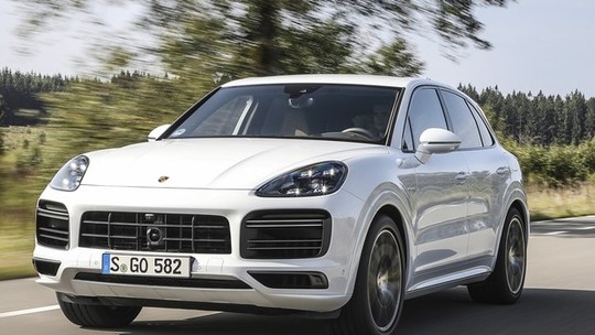 Porsche Cayenne Turbo S E-Hybrid anda como um 911, mas custa R$ 946 mil