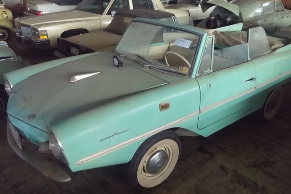 Coleção com mais de 700 carros vintage é leiloada nos EUA