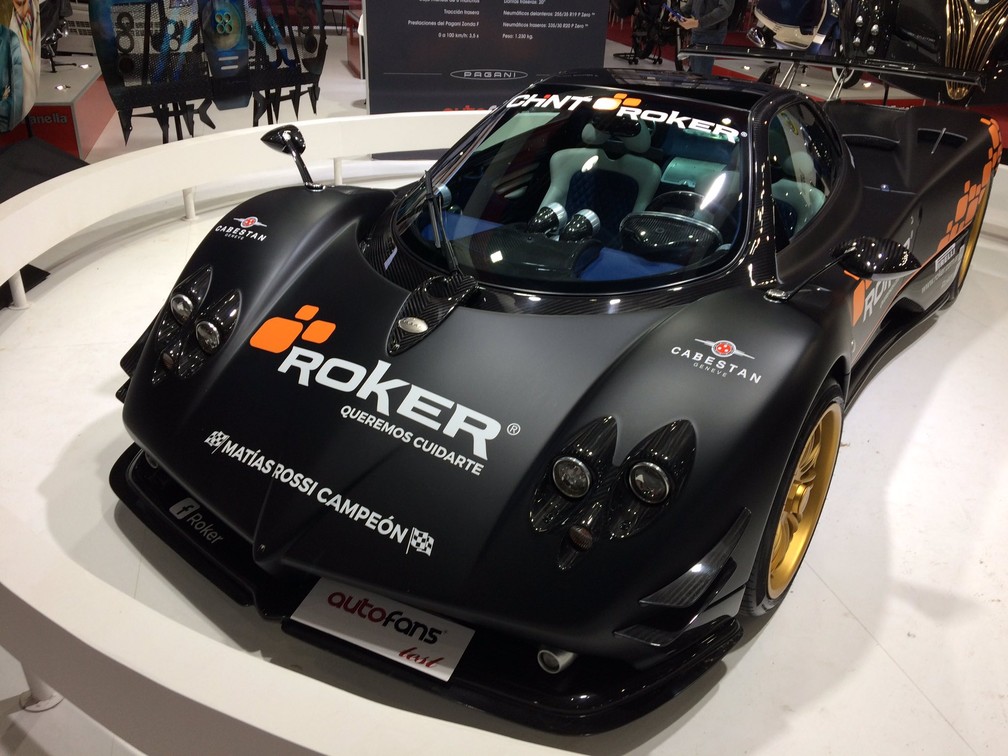 Pagani Zonda F tem motor V12 da Mercedes, com mais de 600 cv, e acelera a 100 km/h em 3,5 s — Foto: Peter Fussy / G1
