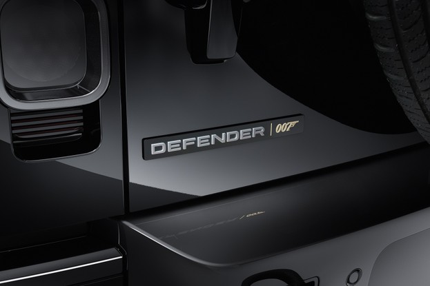 Land Rover Defender Bond Edition 007