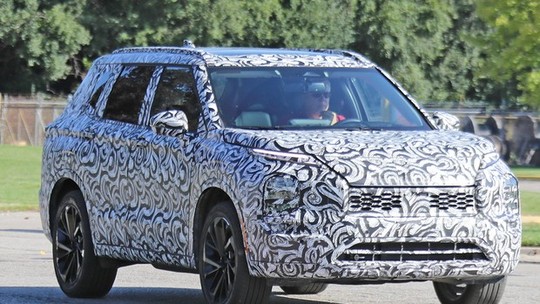 Novo Mitsubishi Outlander é flagrado, mas se prepare que o estilo é ousado