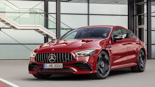 Mercedes-Benz apresenta o AMG GT 43, versão de entrada da configuração quatro portas