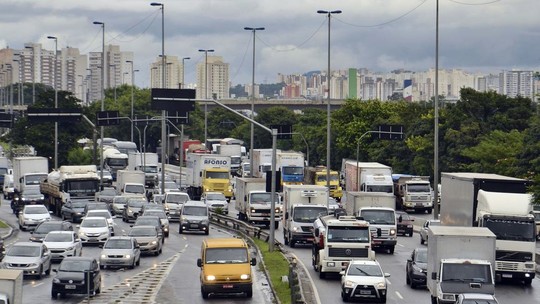 Rodízio de carros em São Paulo está suspenso no feriado de Tiradentes