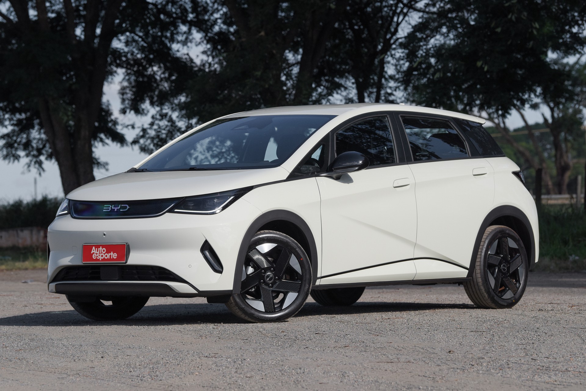 BYD Dolphin SE 2027 chega por R$ 159.990 com visual renovado e 400 km de autonomia