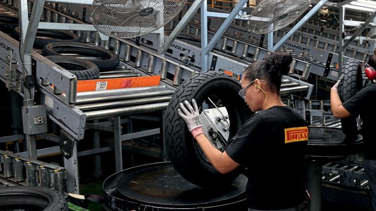 Da borracha ao carro: entenda as etapas da complexa fabricação de um pneu