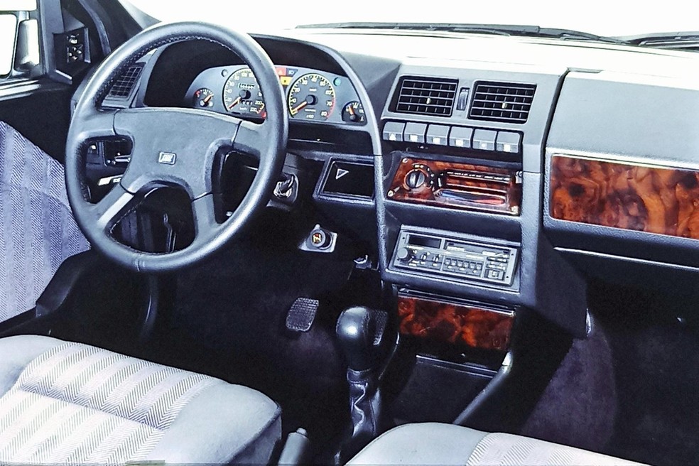 fiat-tempra-revolucionou-os-sed-s-m-dios-e-foi-carro-mais-moderno-do-brasil