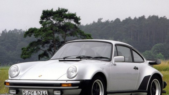 Clássico do dia: Porsche 911 Turbo