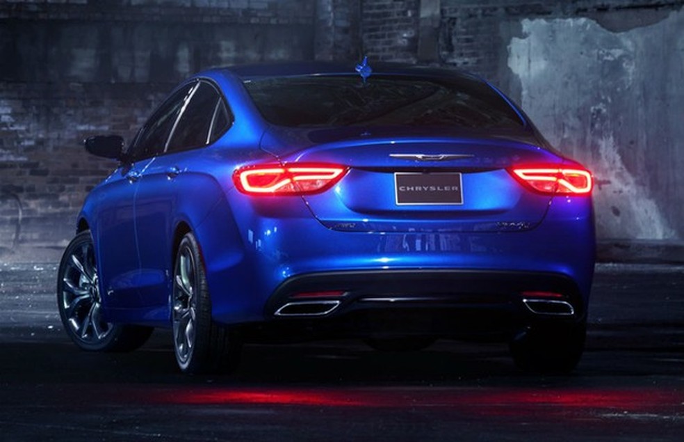 Chrysler 200 2015 (Foto: Divulgação) — Foto: Auto Esporte